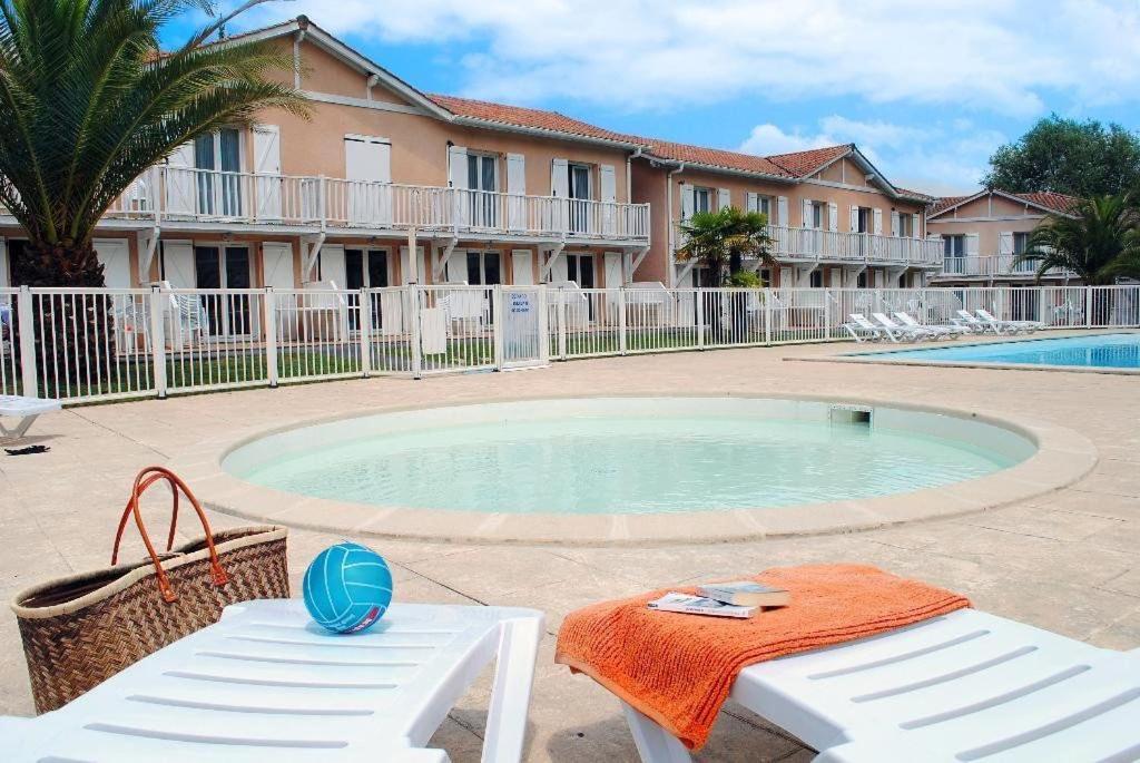 アングレットPetit Oasis Avec Piscineアパートメント エクステリア 写真